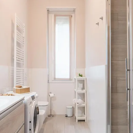 The Rent - With Balcony In Downtown