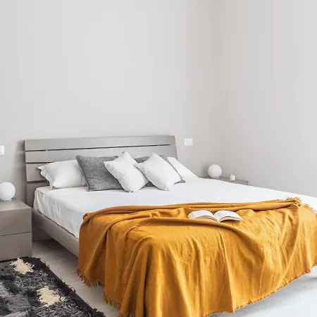 The Rent - With Balcony In Downtown * Milão